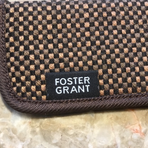 Foster Grant Soft Eyeglass Case (Brown and tan Checks Color) - Picture 4 of 4